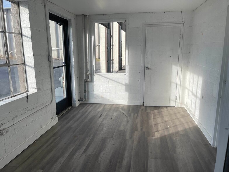 More Photos Of 1990 Wall Ave, Ogden Warehouse For Lease