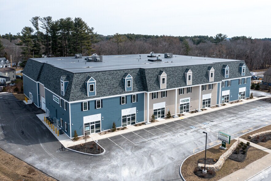 More Photos Of 35 Main St, North Reading Storefront Retail Office For Lease