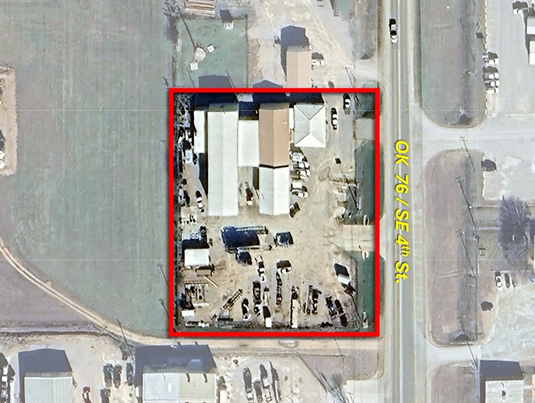 More Photos Of 1206 SE 4th St, Lindsay Manufacturing For Sale