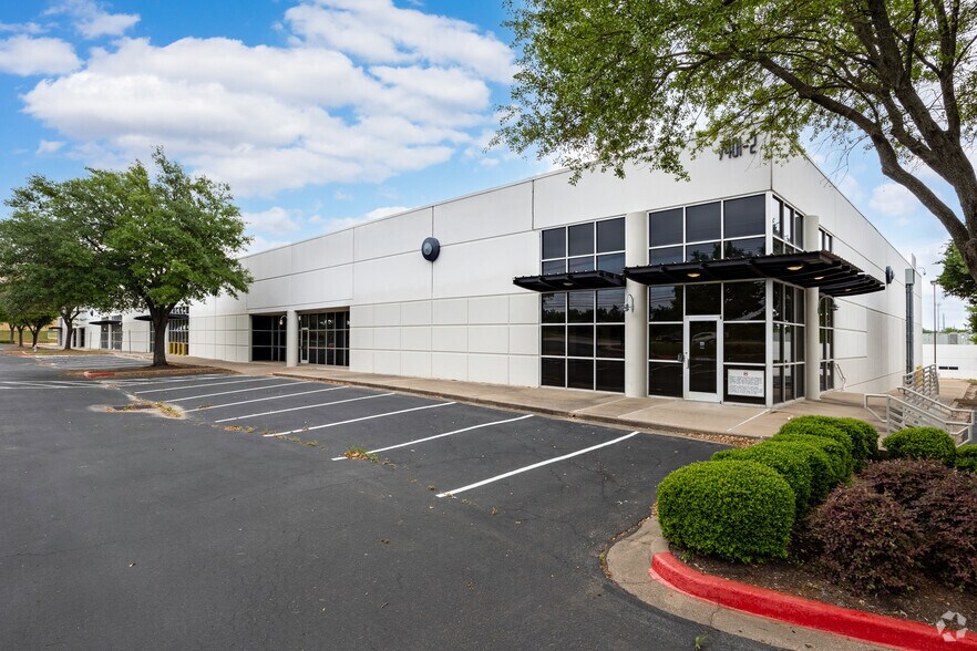 More Photos Of 7401 E Ben White Blvd, Austin Warehouse For Lease
