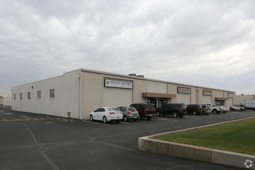 Primary Photo Of 3401-3407 N 35th Ave, Phoenix Warehouse For Lease