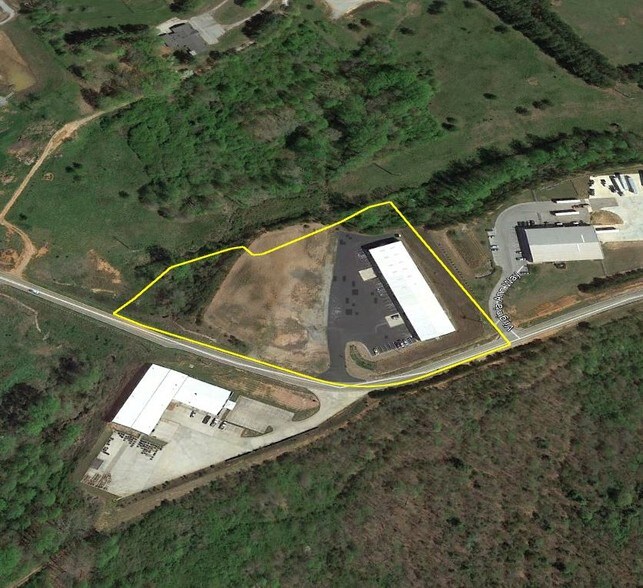 More Photos Of 230 Industrial Park Rd, Baldwin Warehouse For Lease