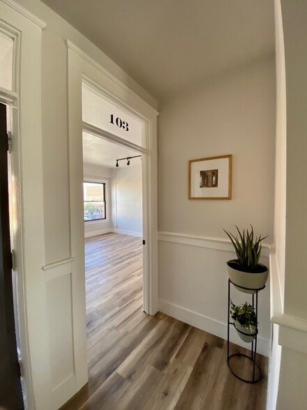 More Photos Of 970-980 Garnet Ave, San Diego Storefront Retail Office For Lease