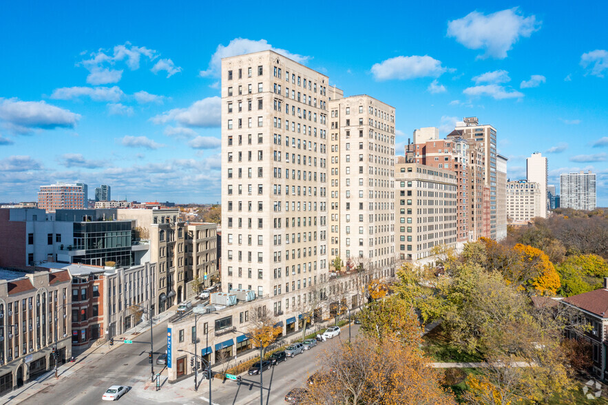 Primary Photo Of 2000 N Lincoln Park W, Chicago Apartments For Lease