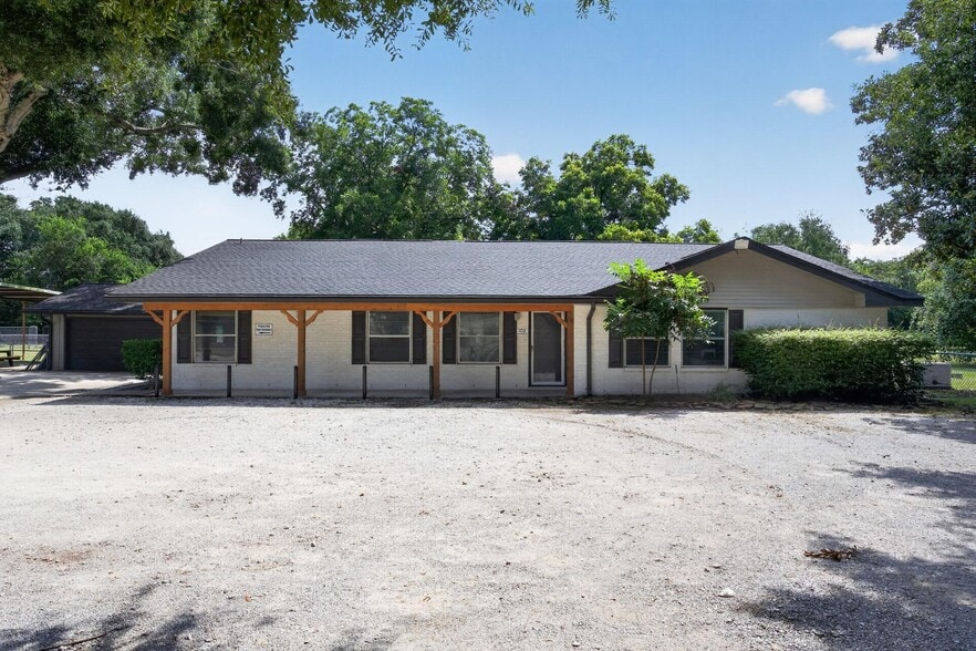 More Photos Of 9326 Kay Ln, Houston Office Residential For Sale
