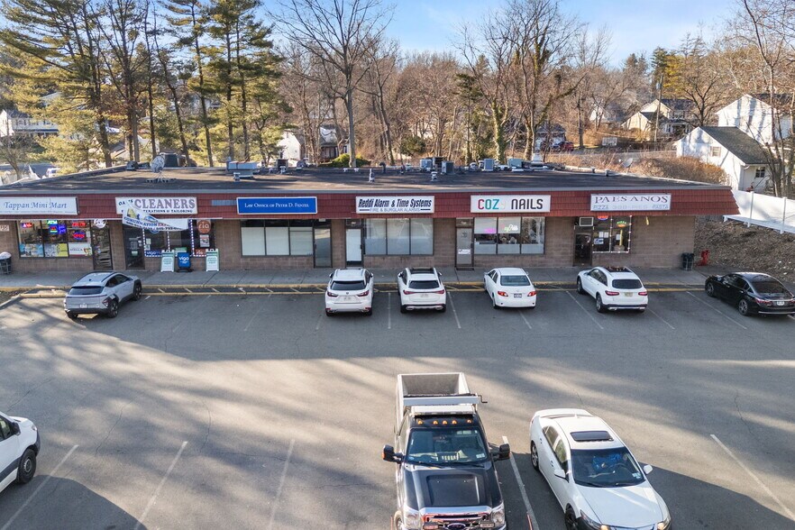 Primary Photo Of 362-374 Western Hwy, Tappan Freestanding For Lease