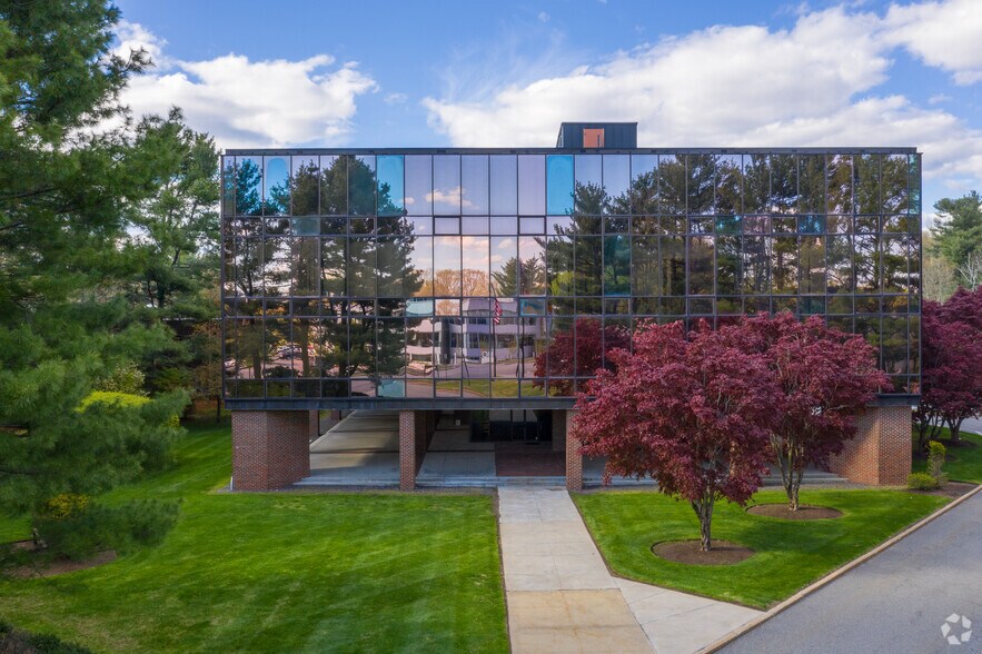 More Photos Of 181 Wells Ave, Newton Office For Lease