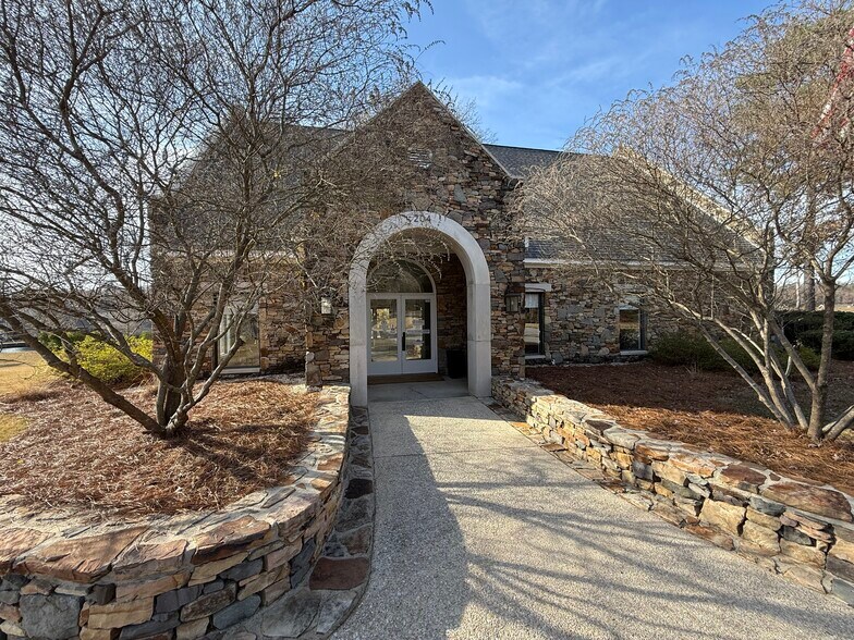 More Photos Of 204 Griffin Park Dr, Birmingham Office For Sale