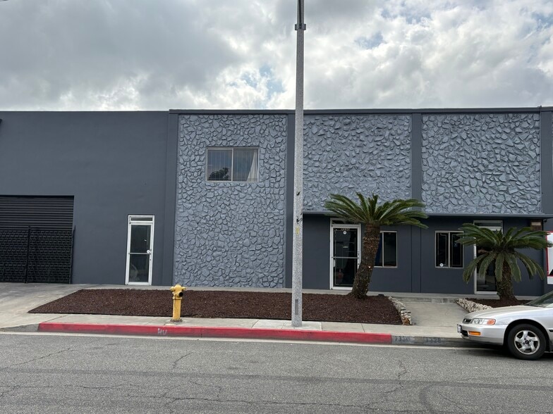 More Photos Of 7324 Madison St, Paramount Warehouse For Sale