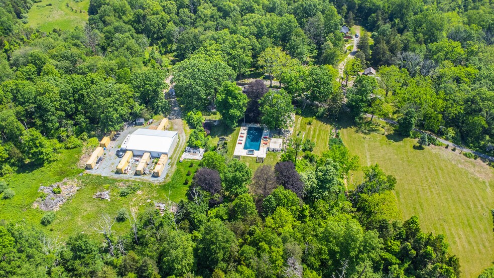 More Photos Of 62 Mount Pleasant Rd, Columbia Specialty For Sale