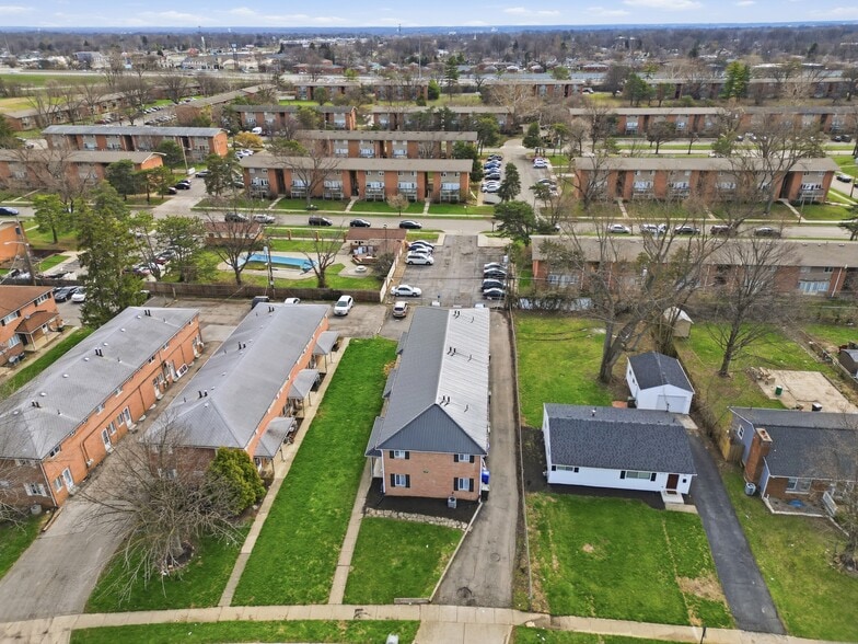 More Photos Of 5780 N Meadows Blvd, Columbus Apartments For Sale