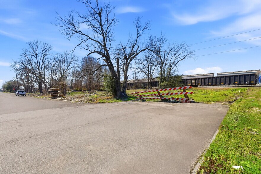 More Photos Of 2109 Semmes St, Houston Land For Sale