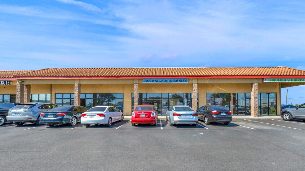 More Photos Of 1410 Country Club Dr, Madera Unknown For Lease