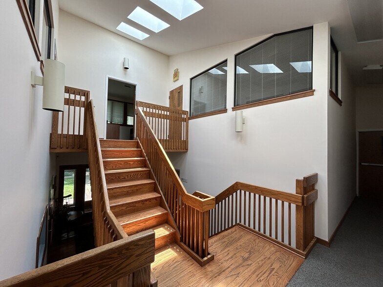 More Photos Of 831 Dekalb Pike, Blue Bell Medical For Sale