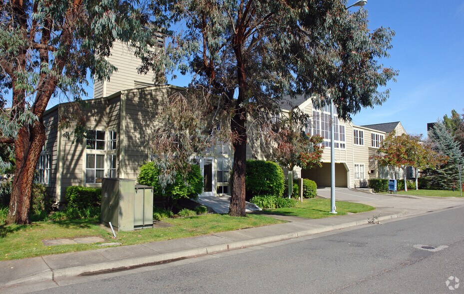 More Photos Of 100 Meadowcreek Dr, Corte Madera Loft Creative Space For Lease