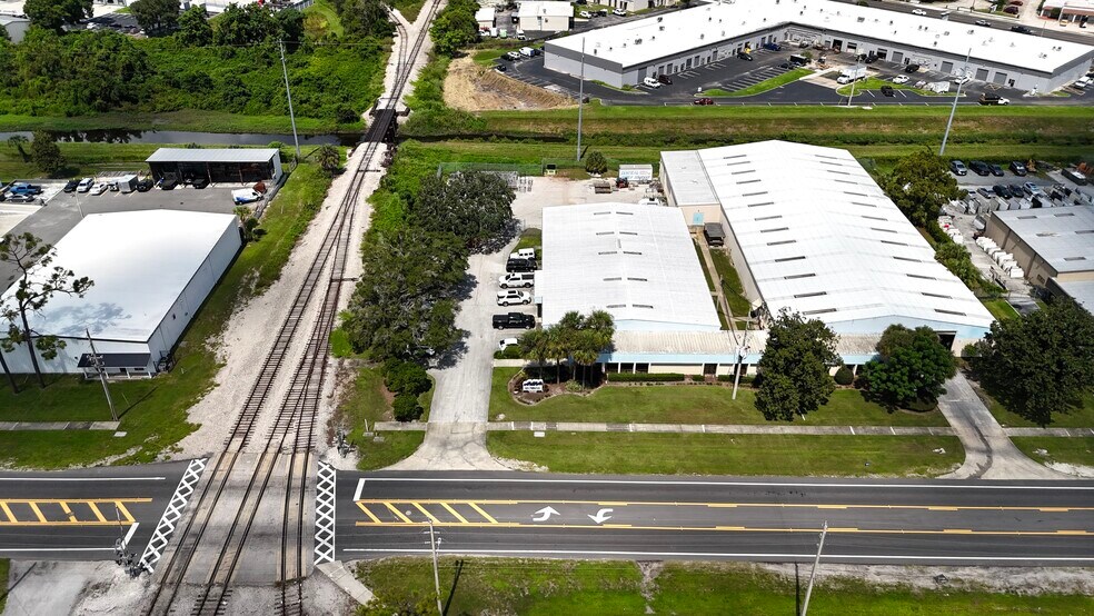 More Photos Of 3489 All American Blvd, Orlando Warehouse For Lease