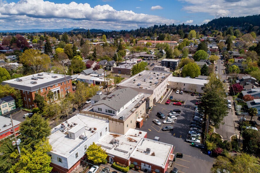 More Photos Of 4520-4534 SE Belmont St, Portland Storefront Retail Office For Lease