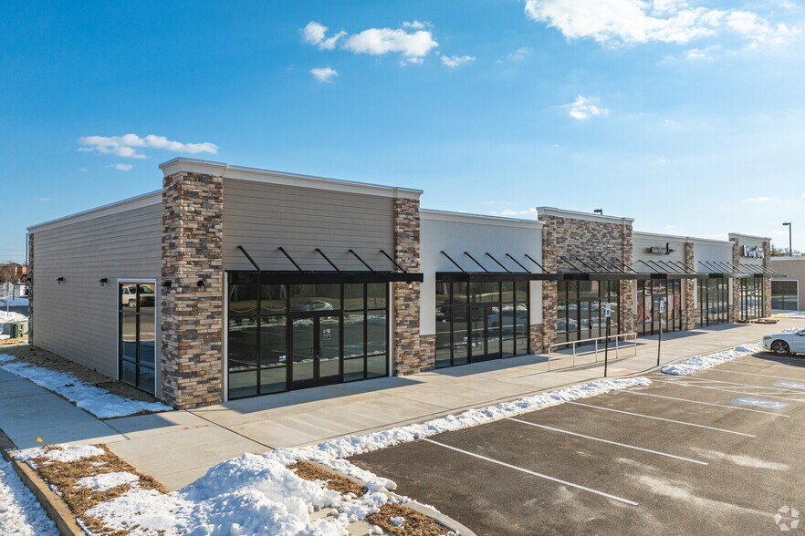 More Photos Of 1601 Lake Seymour Dr, Middletown Storefront Retail Office For Lease