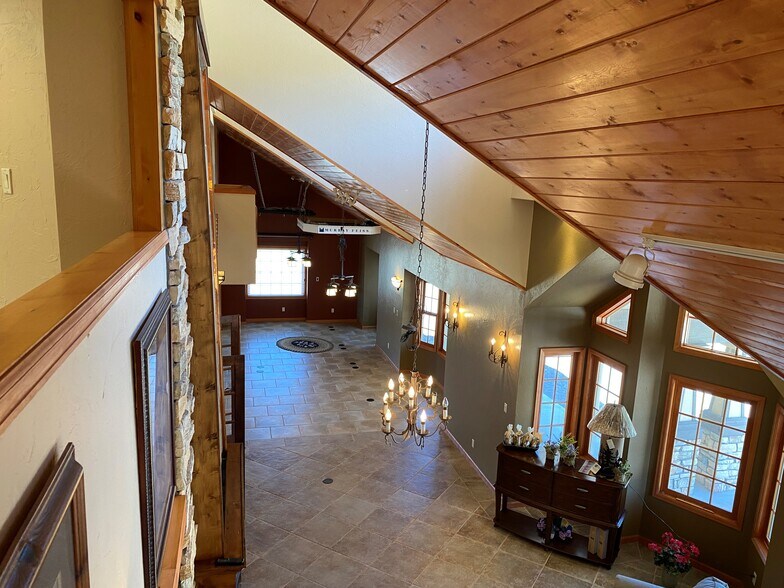 More Photos Of 173 Frontage Rd, South Fork Freestanding For Lease