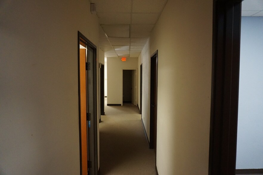 More Photos Of 1117-1123 Patricia Dr, San Antonio Office For Sale