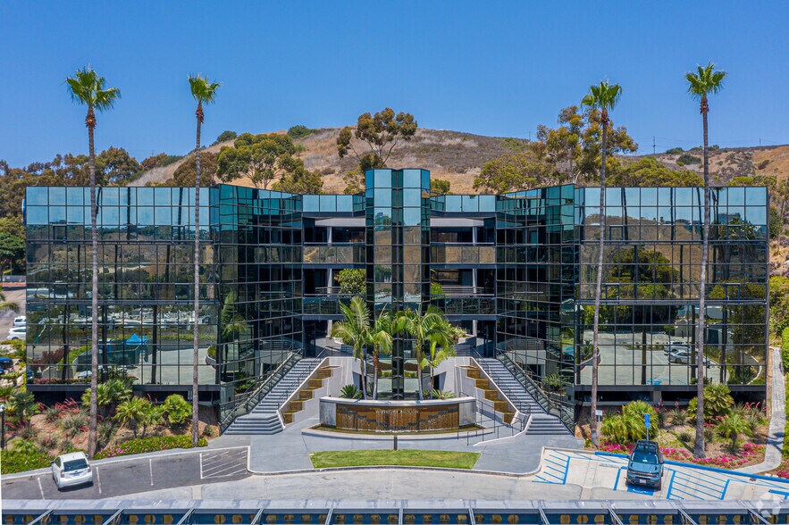 More Photos Of 10525 Vista Sorrento Pky, San Diego Office For Lease