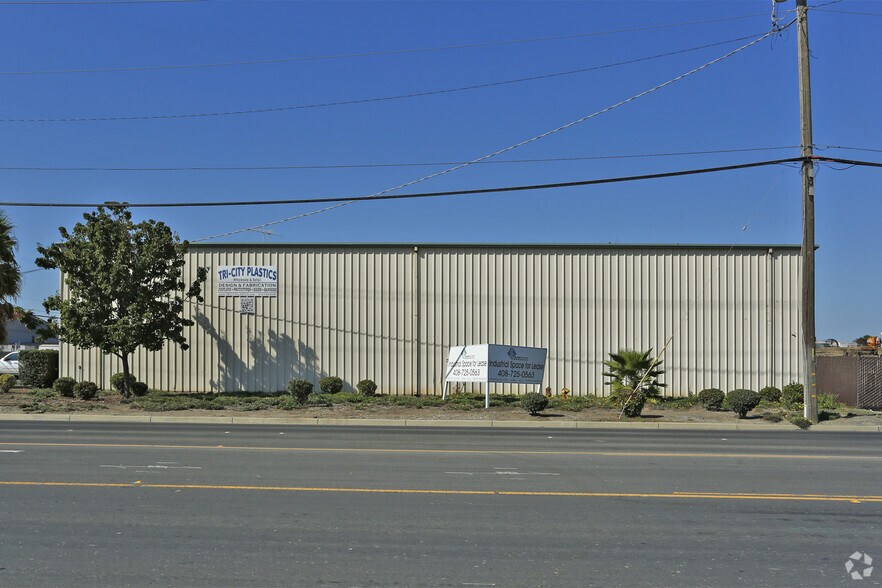 More Photos Of 6803-6815 Central Ave, Newark Warehouse For Lease