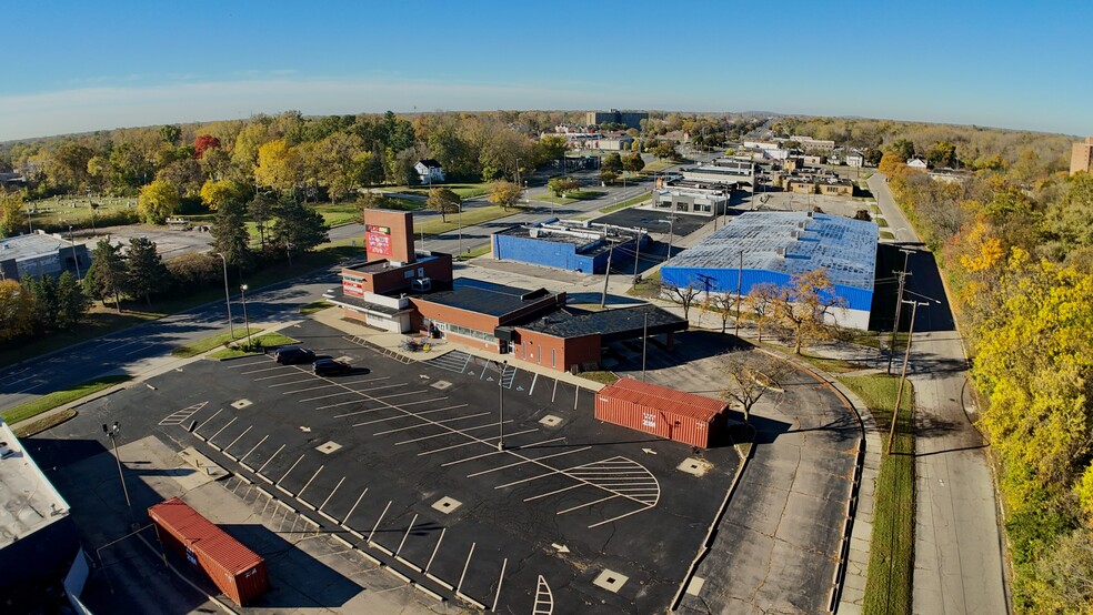 More Photos Of 27020 Michigan Ave, Inkster Bank For Lease