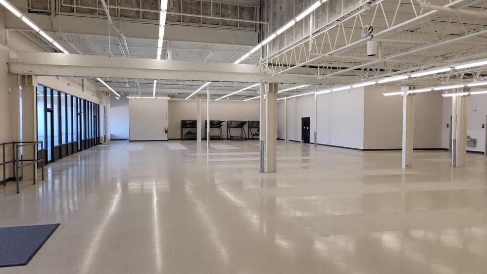 More Photos Of 5502-5726 Cortez Rd W, Bradenton Unknown For Lease