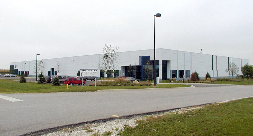 Primary Photo Of 2600-2620 Commerce Dr, Libertyville Warehouse For Lease