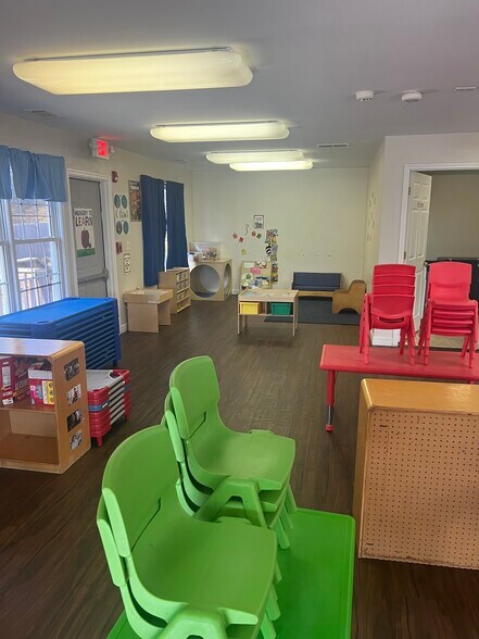 More Photos Of 3723 Robinson Dr, Oakwood Office For Sale