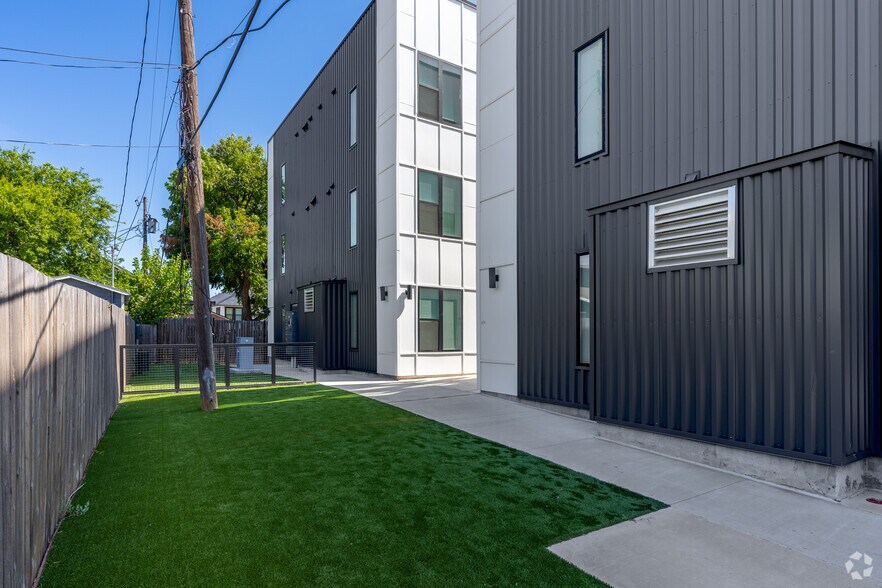 More Photos Of 312 W Terrell Ave, Fort Worth Apartments For Sale