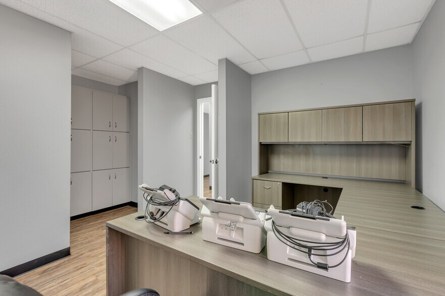 More Photos Of 2479 E 11th St, Odessa Medical For Sale