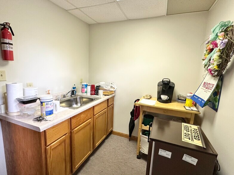 More Photos Of 510 Ridge Rd, Munster Office For Lease