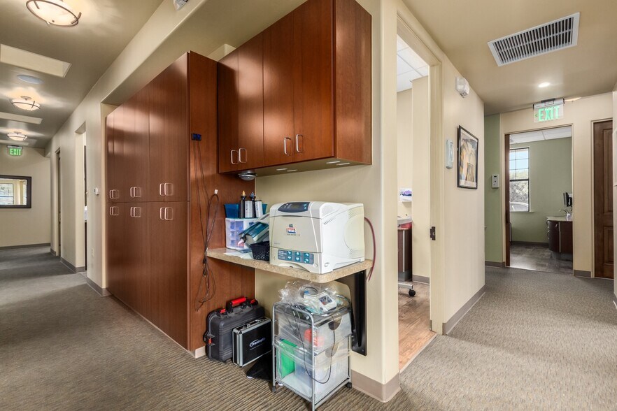 More Photos Of 261 W Duval Rd, Green Valley Medical For Sale