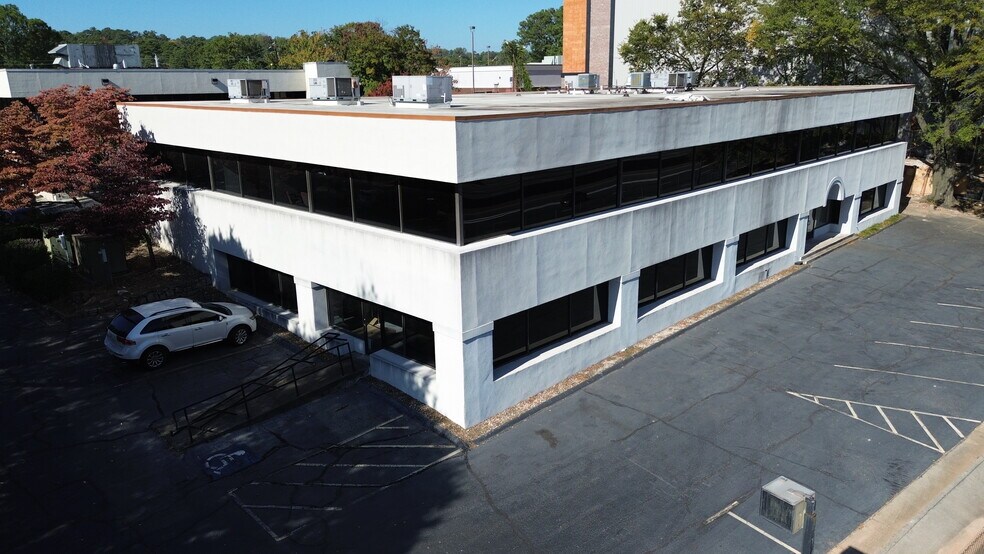 More Photos Of 2707 Buford Hwy, Atlanta Office For Sale