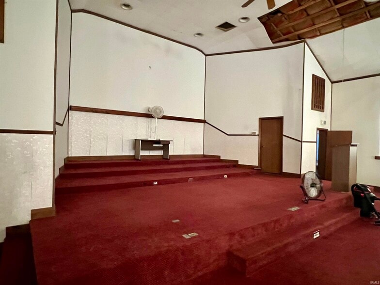 More Photos Of 1435 S Armstrong St, Kokomo Specialty For Sale