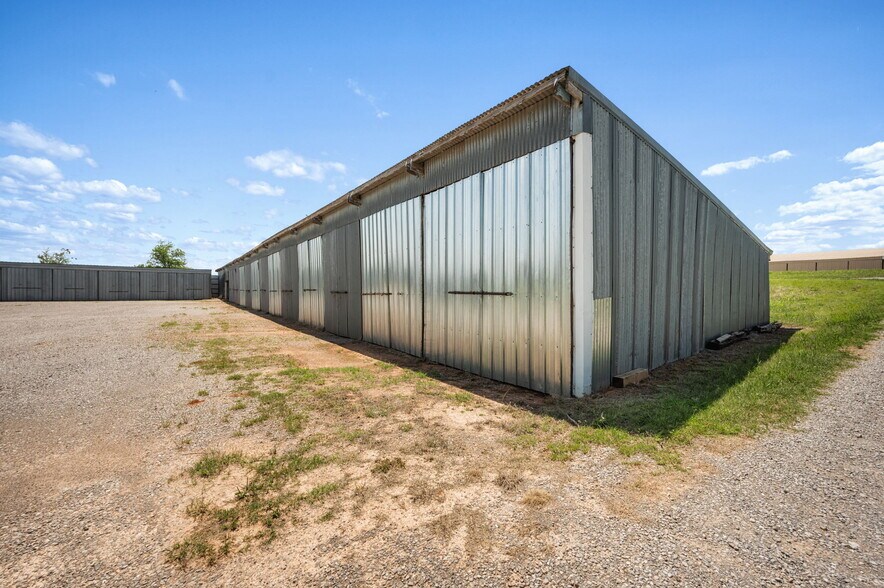 More Photos Of 10277 N 2130 Rd, Foss Convenience Store For Sale