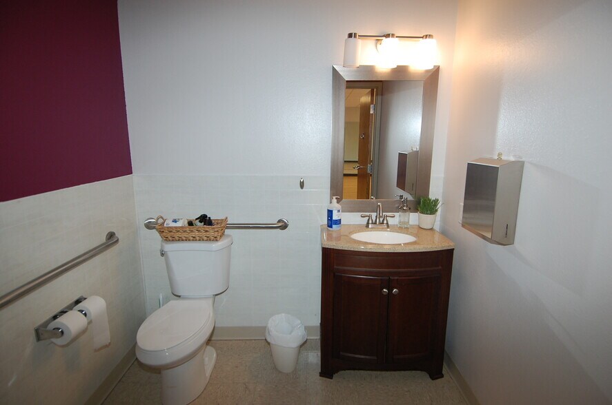 More Photos Of 1210 S Gilbert St, Iowa City Office For Lease