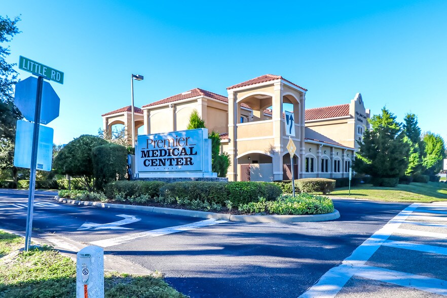 More Photos Of 2035-2055 Little Rd, New Port, New Port Richey Medical For Lease
