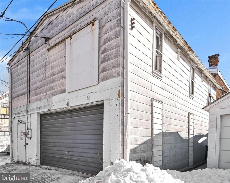 More Photos Of 325 W Main St, Kutztown Storefront Retail Residential For Lease