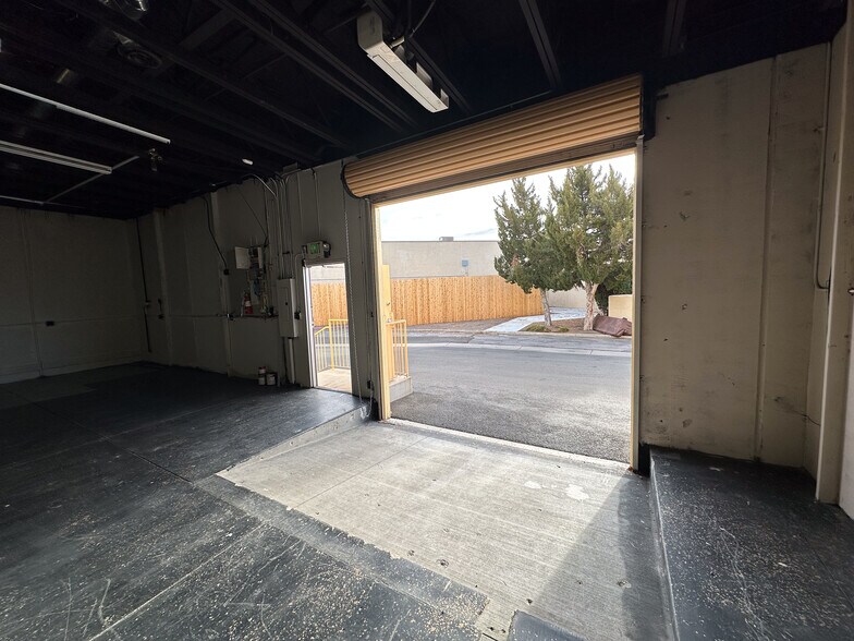 More Photos Of 770-780 Smithridge Dr, Reno Showroom For Lease