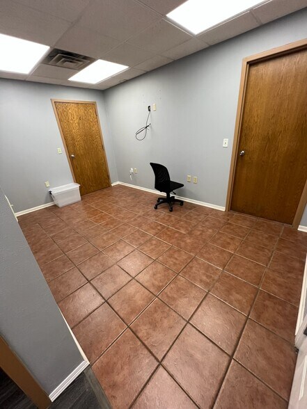 More Photos Of 5503 18th Ave, Kenosha Warehouse For Lease