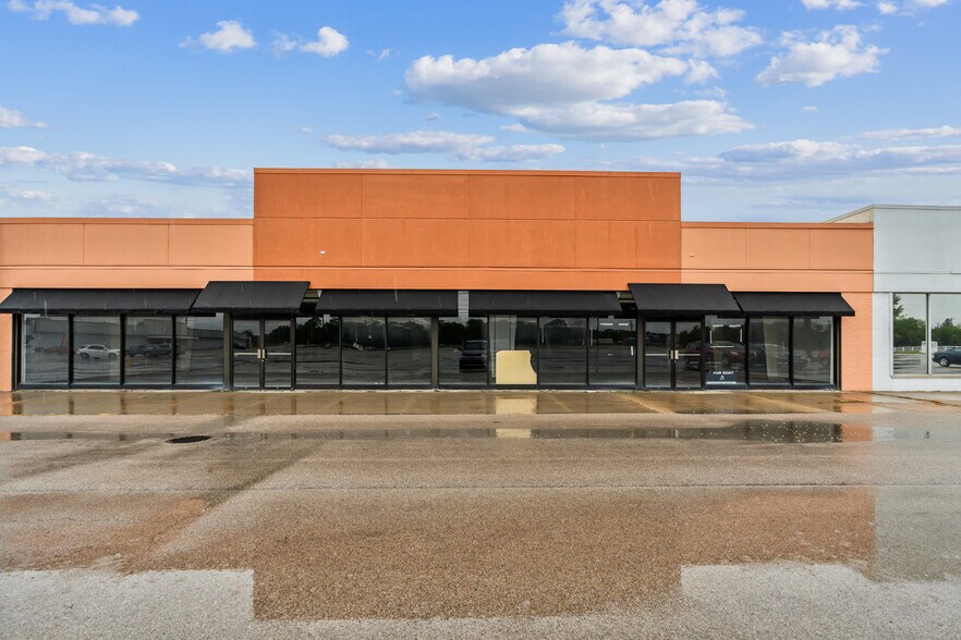 More Photos Of 1-14 W Reynolds St, Pontiac Unknown For Lease