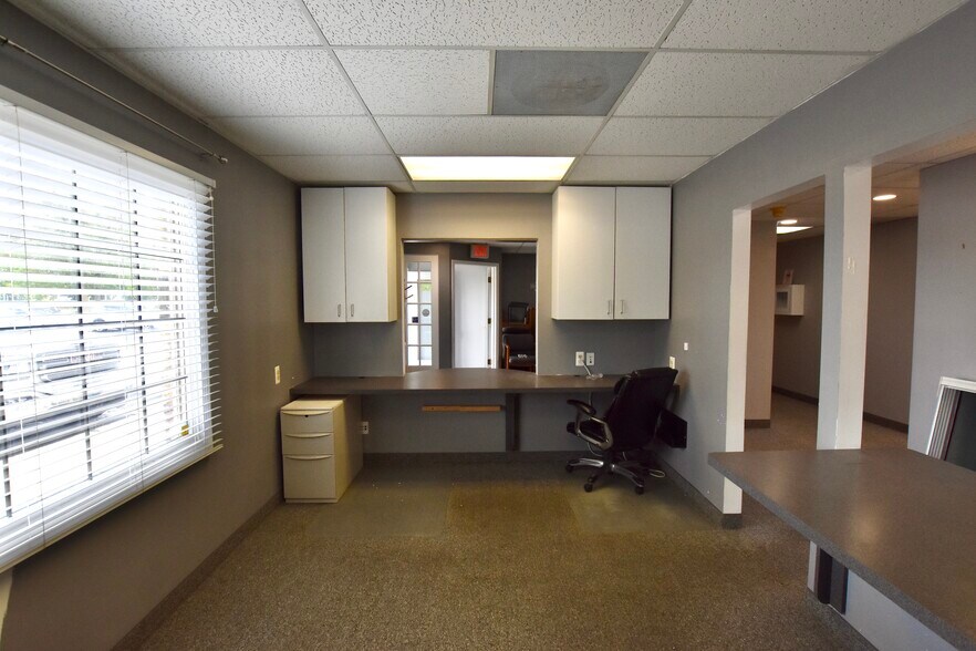 More Photos Of 9313-9333 N Haggerty Rd, Plymouth Office For Lease