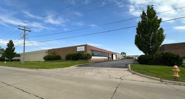 More Photos Of 2315 W Altorfer Dr, Peoria Warehouse For Sale