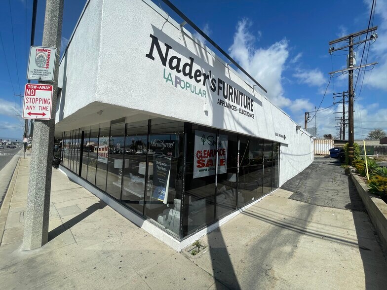 Primary Photo Of 3301 E Pacific Coast Hwy, Signal Hill Freestanding For Sale