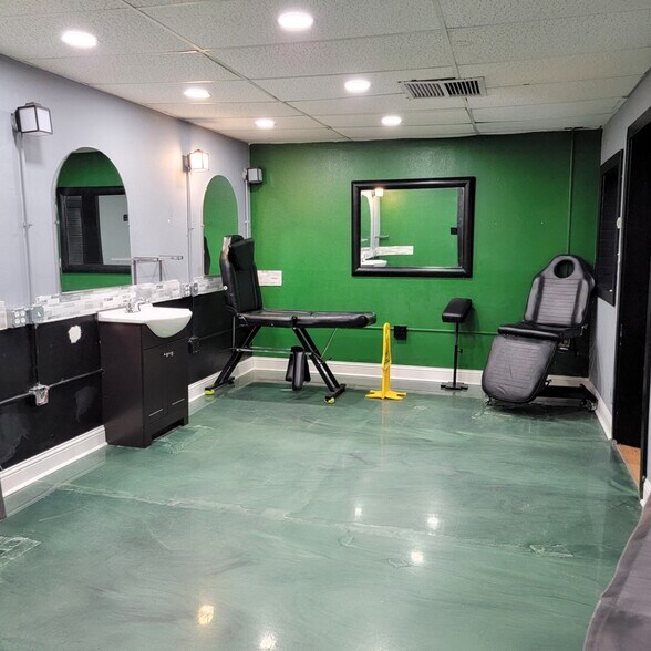 More Photos Of 11501-11507 W Colfax Ave, Lakewood Freestanding For Sale