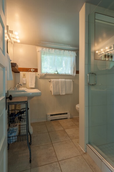 More Photos Of 2579 W Shore Dr, Lummi Island Hotel For Sale