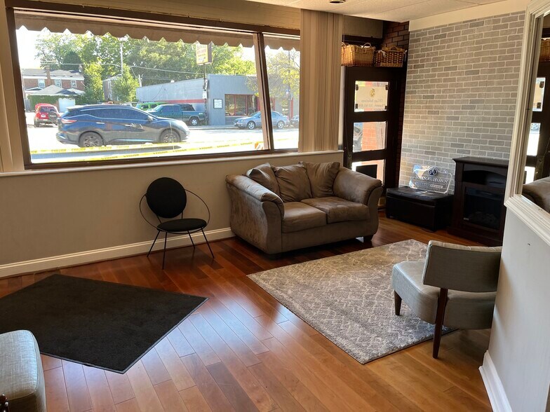 More Photos Of 10336-10334 S Western Ave, Chicago Office For Sale