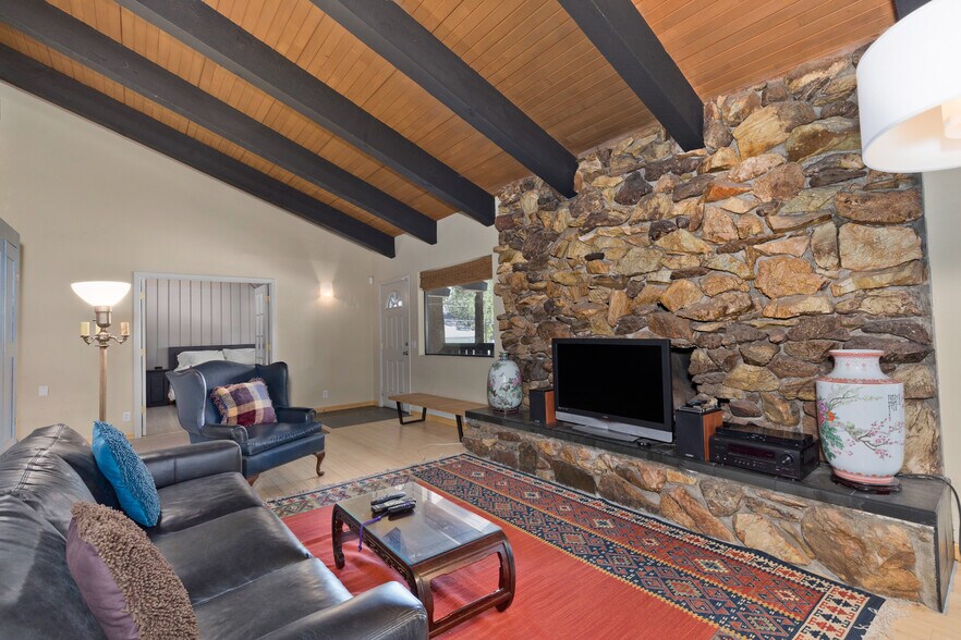 More Photos Of 38 Laurel Mountain Rd, Mammoth Lakes Storefront Retail Office For Sale